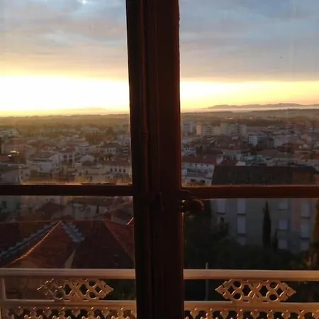 Castel Pierre Lisse Гостевой дом