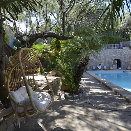 Castel Pierre Lisse 3*