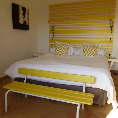 Castel Pierre Lisse Йер