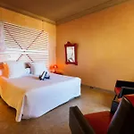 Guest house Castel Pierre Lisse Hyeres