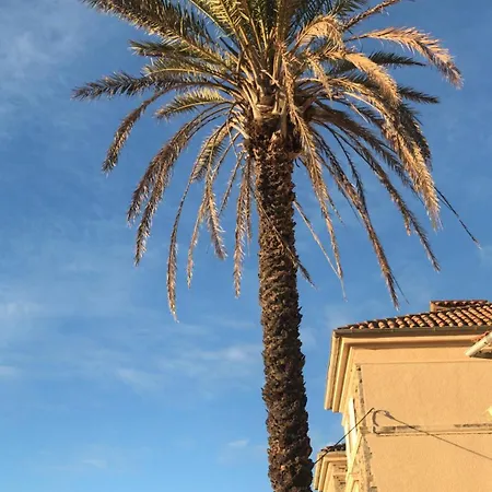 בית הארחה Castel Pierre Lisse 3*