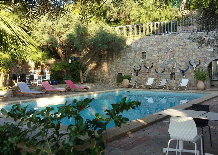 בית הארחה Castel Pierre Lisse 3*